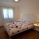 Vanessa House