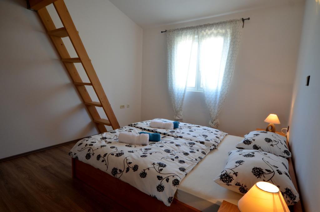 Vanessa House Villa *
